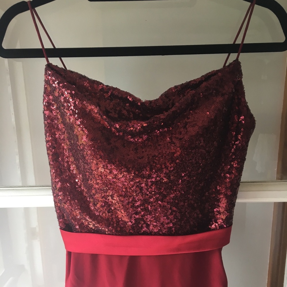 Maroon sequin top gown✨